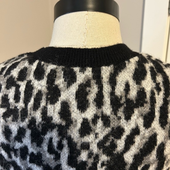 Banana Republic Leopard Print Alpaca Wool Blend Sweater- US XS - Picture 8 of 13